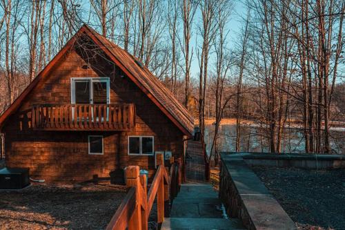 Liberty Ski Chalet | Lovely Liberty Chalet On the Waterfront