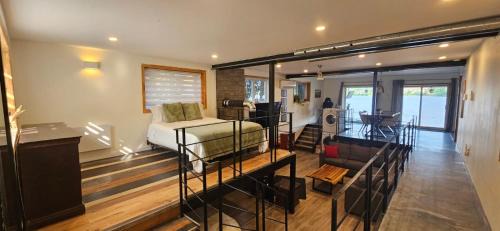 Laval-des-Rapides Apartment | Lovely loft on the water, with free parking