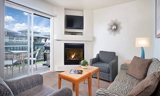 Marina Apartment | Lovely Marina Apartment w/Beach Access 11/1 - 11/4/24.