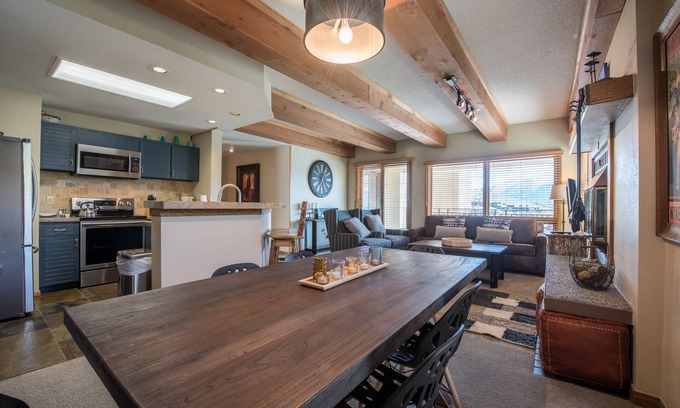 Crested Butte Condo | Lovely Modern Plaza Condo - No Cleaning Fee! by RedAwning