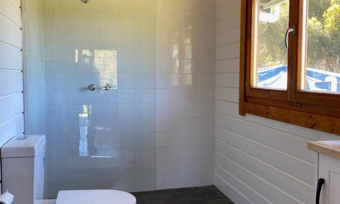 Brownlow Ki Cabin | lovely nordic pine cabin great for couples or family
