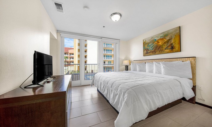 South Padre Island Hotel | Lovely One Bedroom Unit on SPI + Infinity Pool