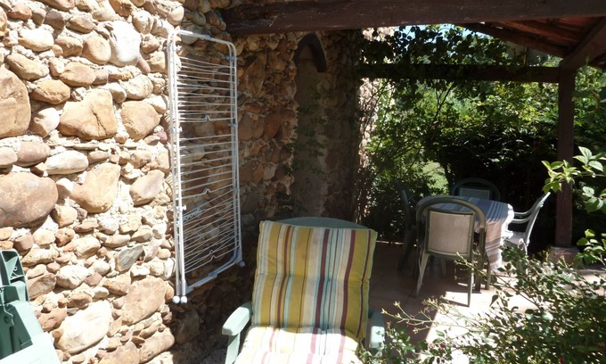 Uglas Cottage | Lovely peaceful French Farmhouse cottage close to all ameneties and mountains