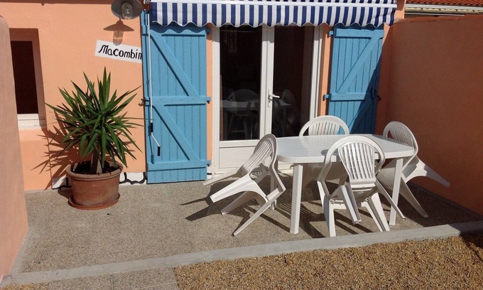 Barbatre House | Lovely renovated house ideally located close to shops and beach.