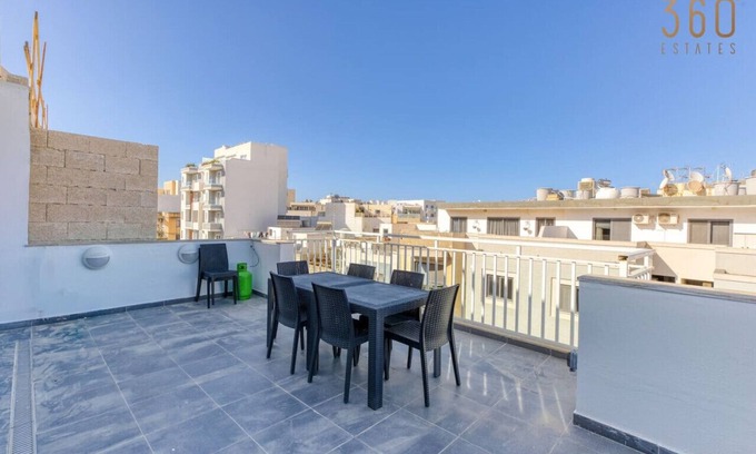 Tal-Ibrag Apartment | Lovely & Spacious 3BR Penthouse in central Swieqi