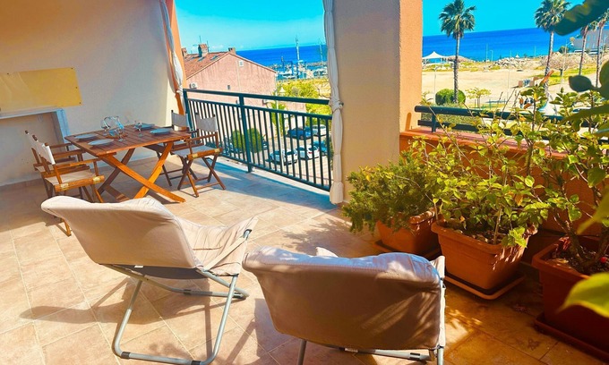 Solenzara Apartment | Lovely T2 apartment in residence with swimming pool and sea view. Free parking.