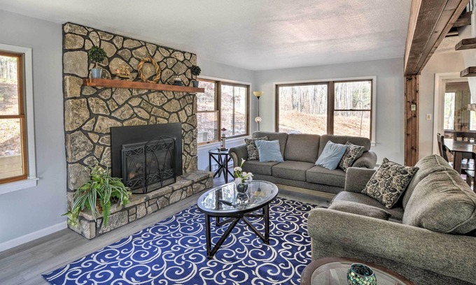 Alpine Lake House | Lovely Terra Alta Retreat w/ Resort Perks!