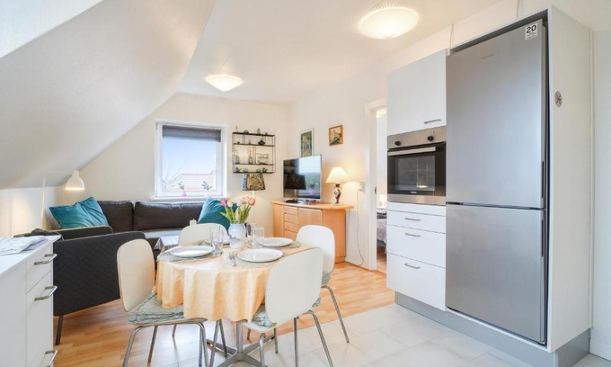 Amager Apartment | LOVELY TOP FLOOR Apart COPENHAGEN NEAR AIRPORT, METRO AND THE BEACH