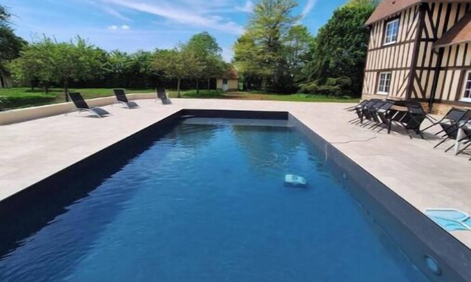 La Barre-en-Ouche House | Lovely Traditional Manor new 2025 Pool (Group Up to 26x)