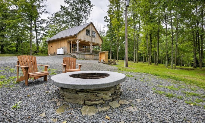Ulster House | Lovely Ulster Cabin with Hot Tub, Fire Pit and 3 Ponds