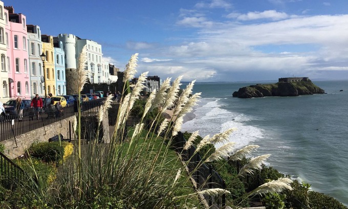 Tenby Cottage | LOVELY VICTORIAN COTTAGE WITH GARDEN, TENBY. CENTRAL, NEAR BEACH AND TOWN CENTER