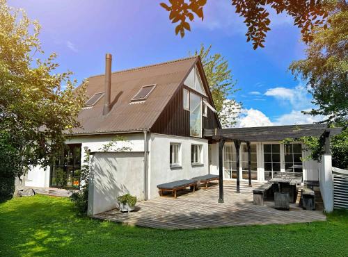 Follenslev House | Lovely Year-Round Home With Sea View