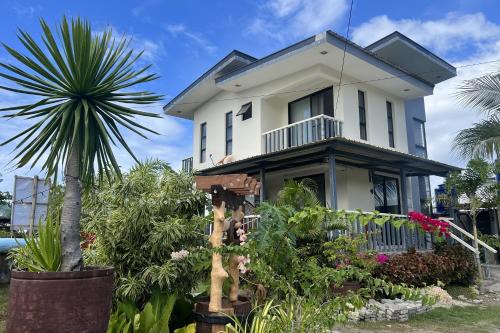 Lian Hotel | Lover's Point Beach Front Resort