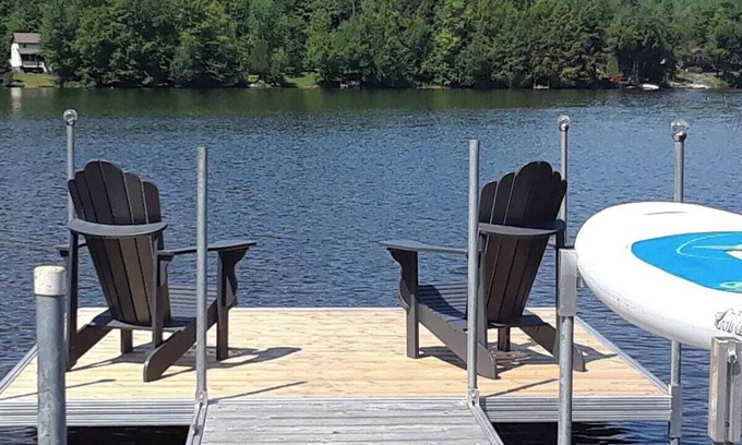 Stanstead Township Ski Chalet | Lovering Lakefront - Spa - Monarque