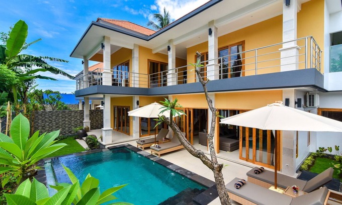 Kaliasem Villa | Lovina Luxury 3BR Villa With Pool & Free Breakfast!