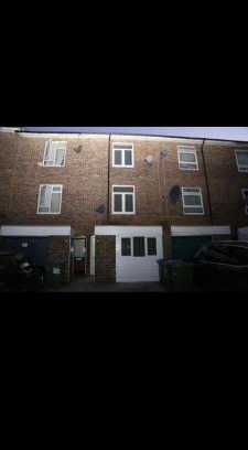 Woolwich Common House | Low Budget Studio Room