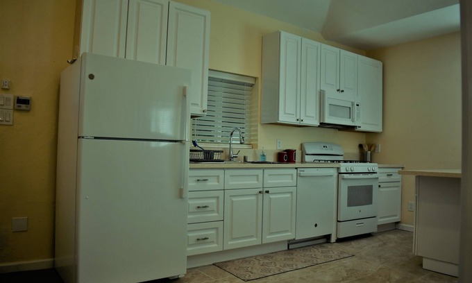 Warner Center Apartment | Low cost Luxury Brand New Private one Bedroom in Woodland Hills, CA