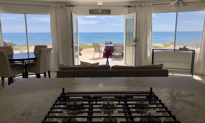 Las Conchas House | Low Tide is an Ocean front home with 2 master bedrooms with a split floor plan