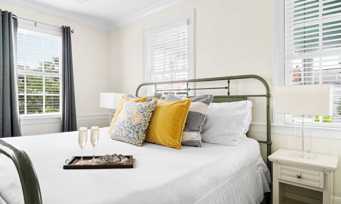 Cannonborough Elliotborough Apartment | Lowcountry Abode | Upstairs Suite, Steps to King!