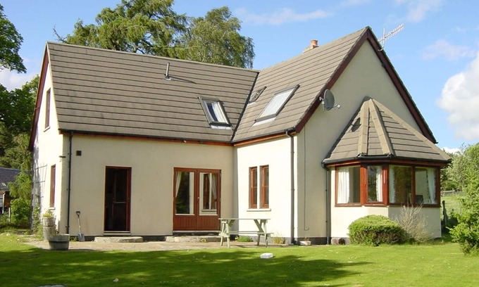 Dulnain Bridge House | Lower Curr, Dulnain Bridge, Highland Holiday Homes
