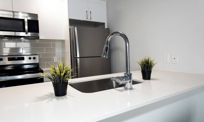 Mascouche Apartment | Lowkey Corner