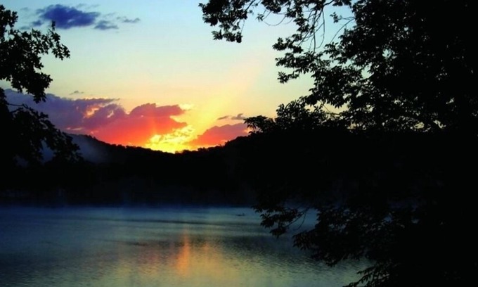 Camdenton House | LOZ Family Fun Lakefront Vacation Home #1, 5000sf, 6 bdr, 4 bath, 1 is ADA