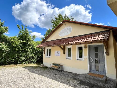 Irgertsheim House | LTA Apartment Ingolstadt Irgertsheim-5 Schlafzimmer-Einzelbetten-WLAN-Waschmaschine