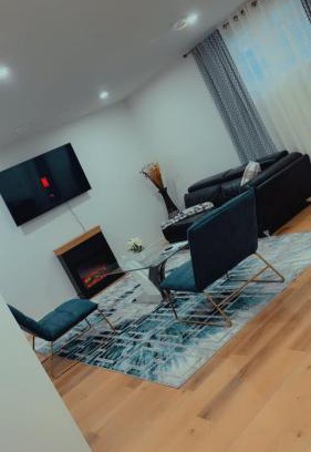 Northwest Edmonton House | Lucas