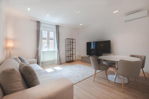 Trieste Old Town Apartment | Luce Suite