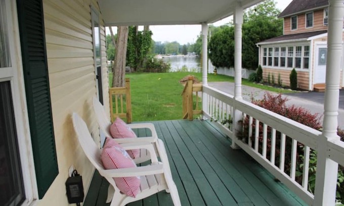 Sylvan Beach Cottage | Lucky Little Lake House - Heart of Sylvan Beach