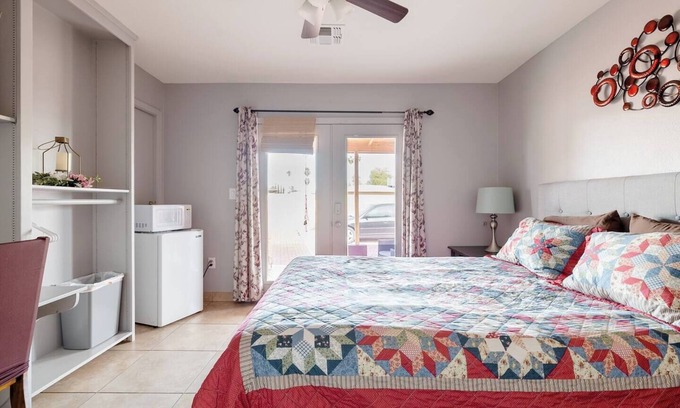 Maryvale House | Lucy's Private Room with Double Shower