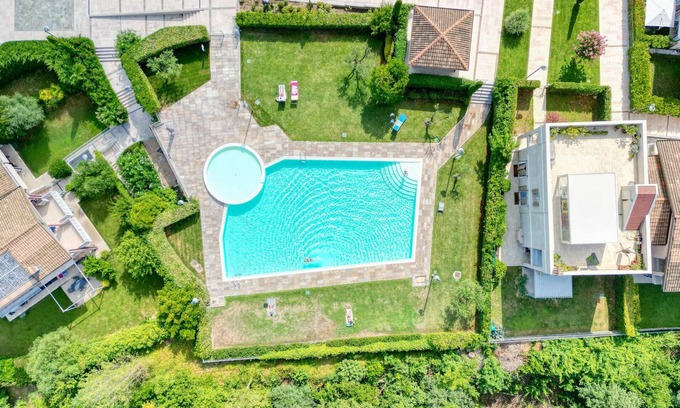 Cavalcaselle Apartment | Lumia House - Peschier Holiday