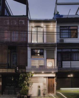 Thanon Phetchaburi Apartment | LumiLoft