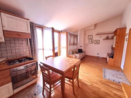 Chiesa in Valmalenco Apartment | Luminoso bilocale con terrazzo vista panoramica
