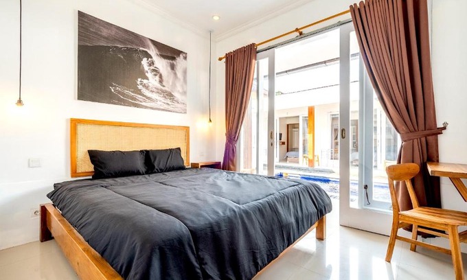 Seminyak House | Lumturi House 1BR - Centrally Located