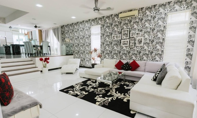 Taman Melawati House | Lux 6BR Home Private Rooftop Garden Kemensah KL