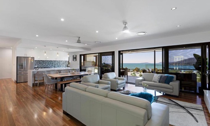Airlie Beach House | Lux On Nara