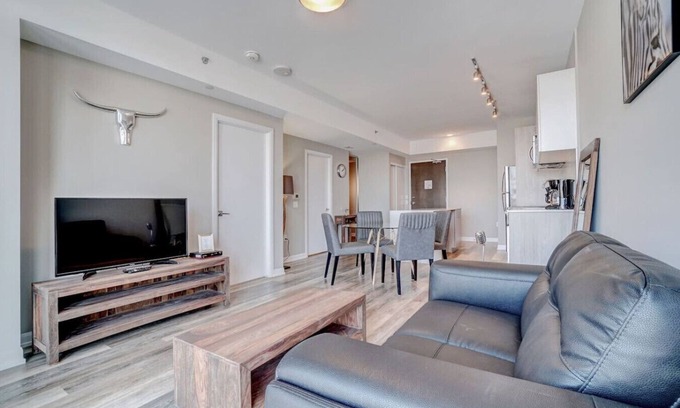 Wellington Village Apartment | Luxe 1BR with Private Terrace near Ottawa Hospital