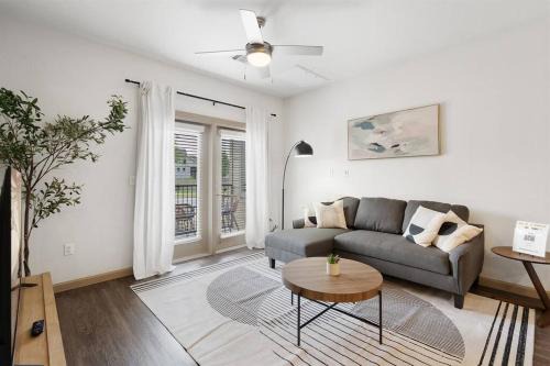 Leander Apartment | Luxe 2B/2B Getaway - Pool, Gym, Garage, Pet Wash