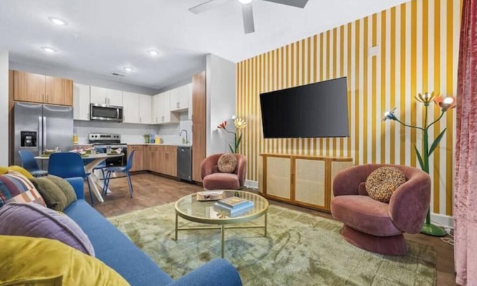 Sobro Apartment | Luxe 2BR w/Glam Station & Karaoke – Sleeps 8