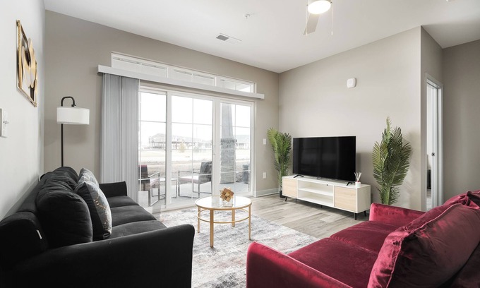 Whitestown Apartment | Luxe Escape Near DT Indy