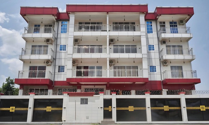 Bonaberi Apartment | Luxe Guest House
