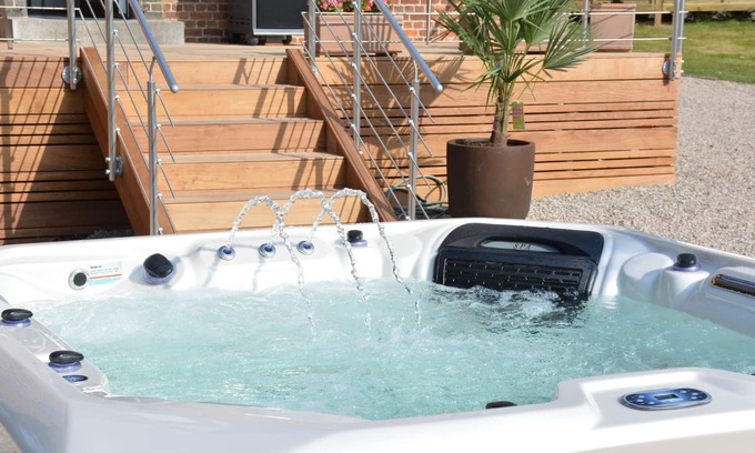Spa House | Luxe Home with Hot Tub & Sauna