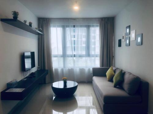 Shah Alam House | Luxe Homes at i-City - WiFi TV Box & 1 Carpark