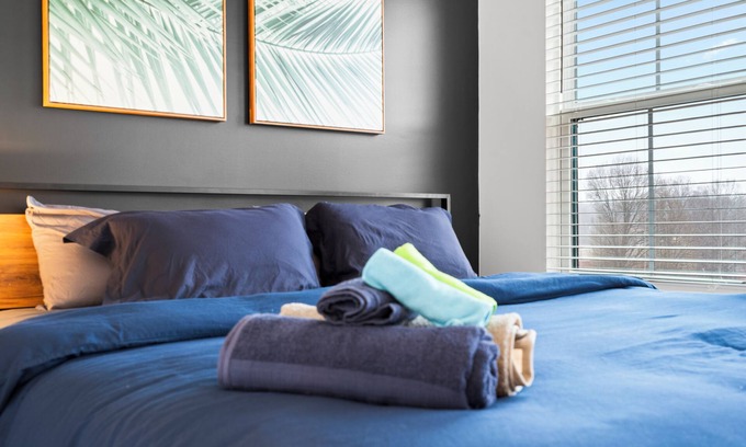 Charlotte House | Luxe King 3BR Townhouse Uptown Charlotte