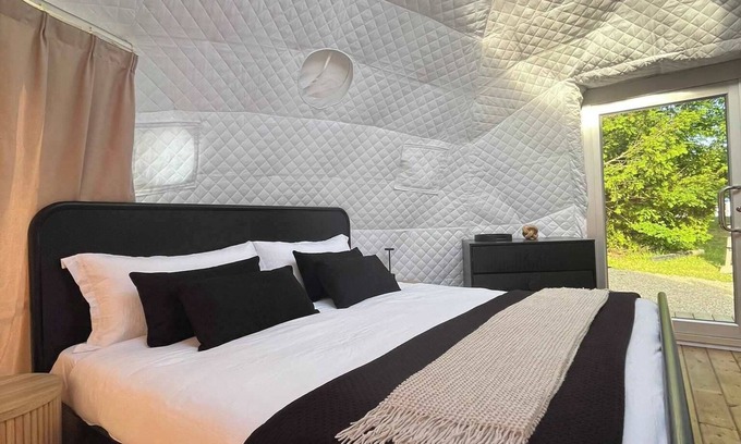 Miller Lake House | Luxe King Geodome Tobermory Glamping South