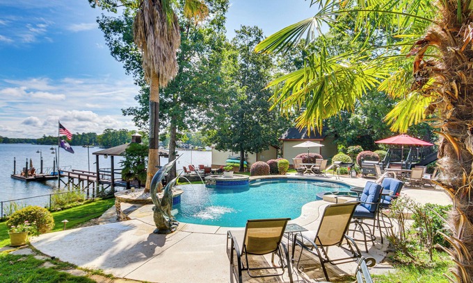 Chapin Apartment | Luxe Lakefront Apartment w/Shared Pool & Dock!