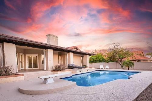 Mesa House | Luxe Oasis! Pool, Mini-Golf, Games, Pets OK!
