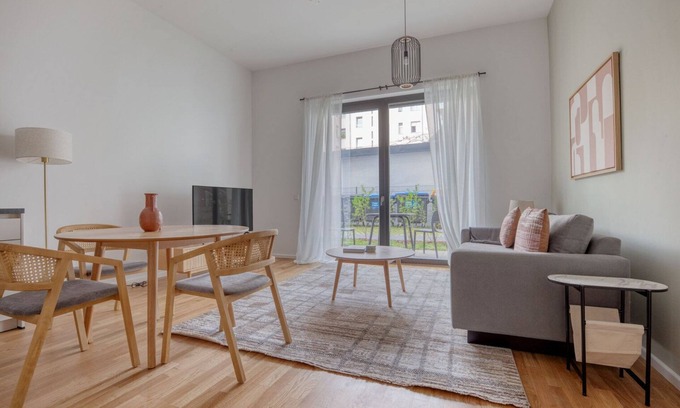 Gesundbrunnen Apartment | Luxe Prenzlauer Berg 2BR, Fully Equipped & Furnished, by Blueground
