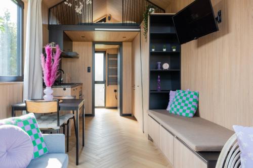 Waarde Apartment | Luxe tinyhouse 2 op minicamping in waarde